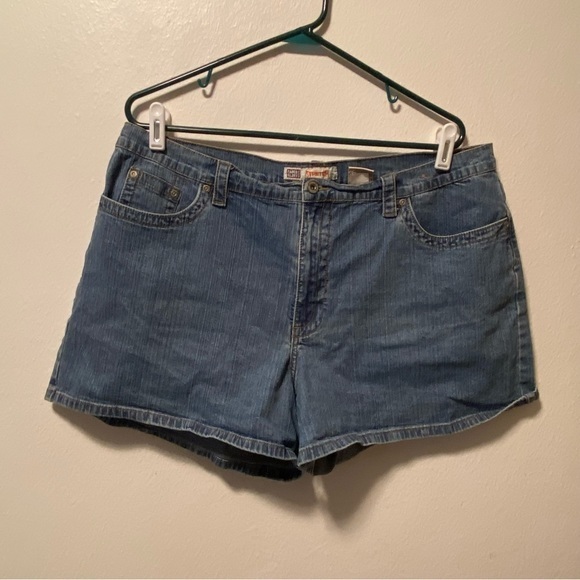 Faded Glory Shorts Women’s Size‎ 18 Denim Stretch Medium Wash - Picture 2 of 8